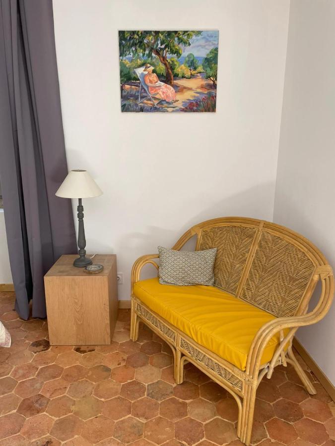ヴォギュエ La Secrete Bed & Breakfast エクステリア 写真